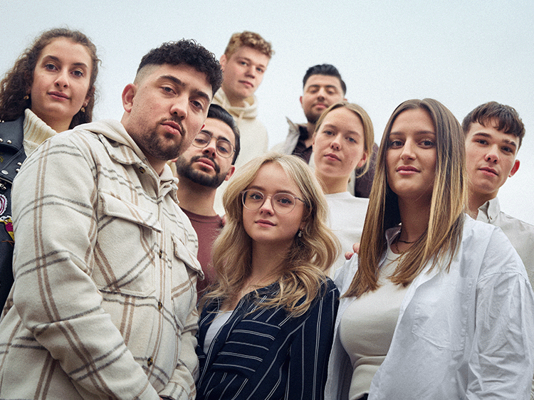 /images/ihk-group-photo-new.png